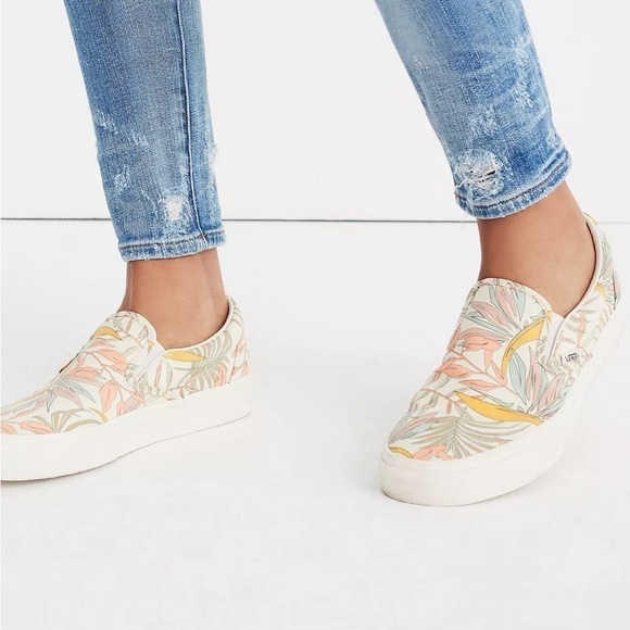 Madewell 9" High-Rise Skinny Jeans: Destructed-Hem Edition - Picture 2 of 15